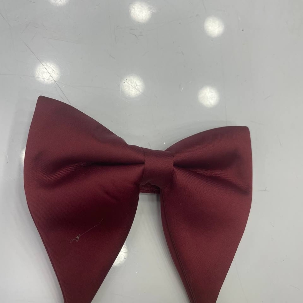 Elegant Burgundy Bow Tie